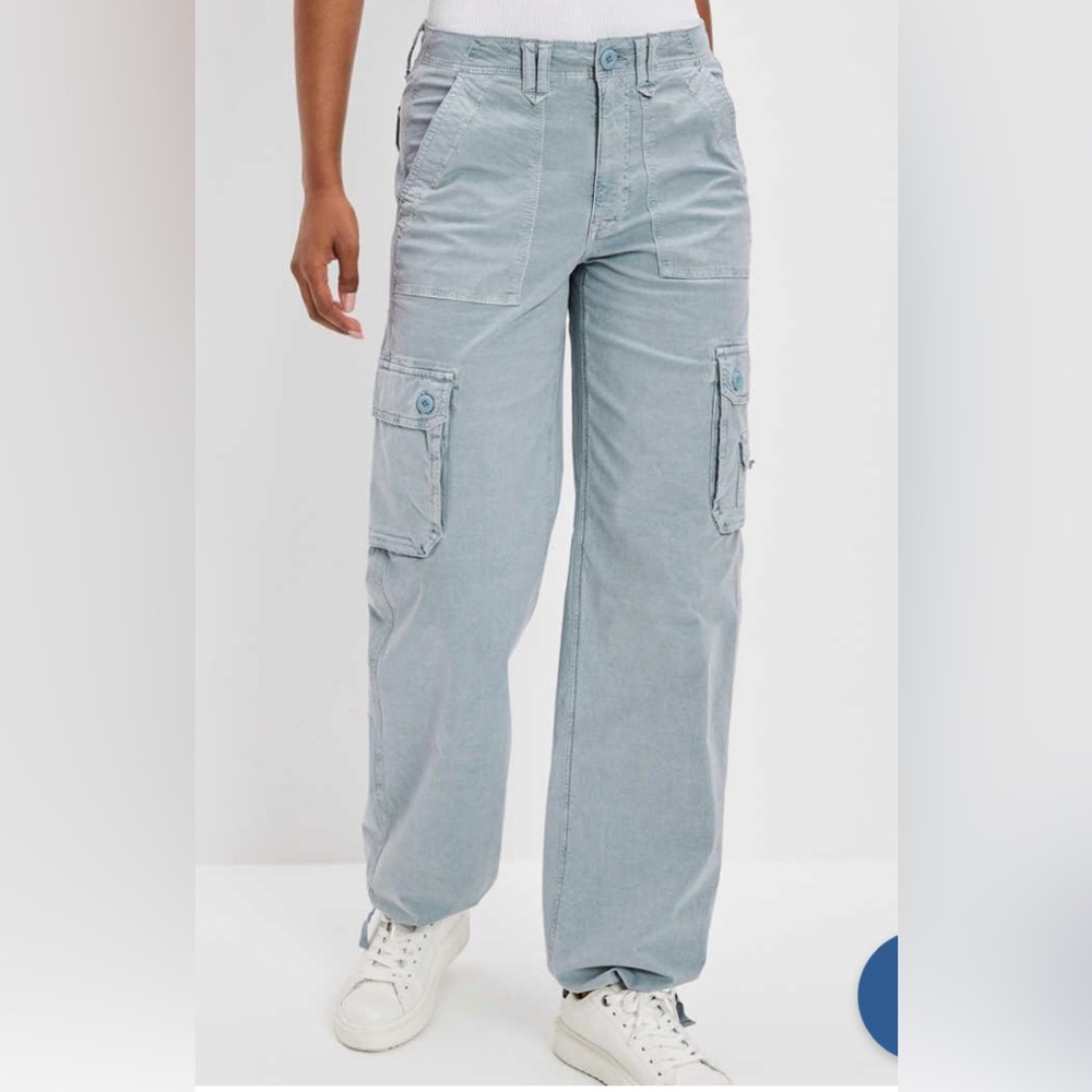AE American Eagle Cargo pants | size 6 | EUC